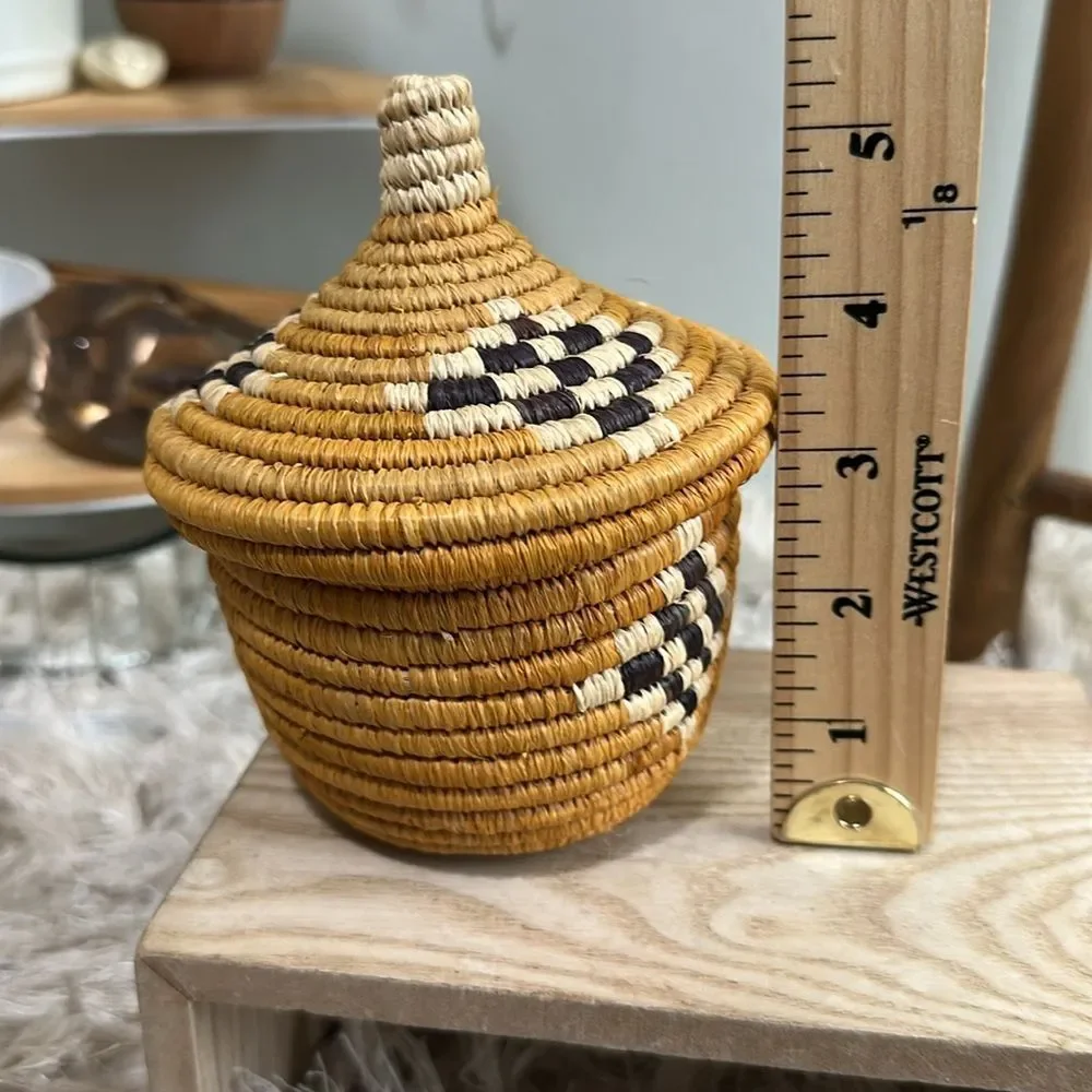 Small Boho Natural Woven Basket With Lid For Home Decor